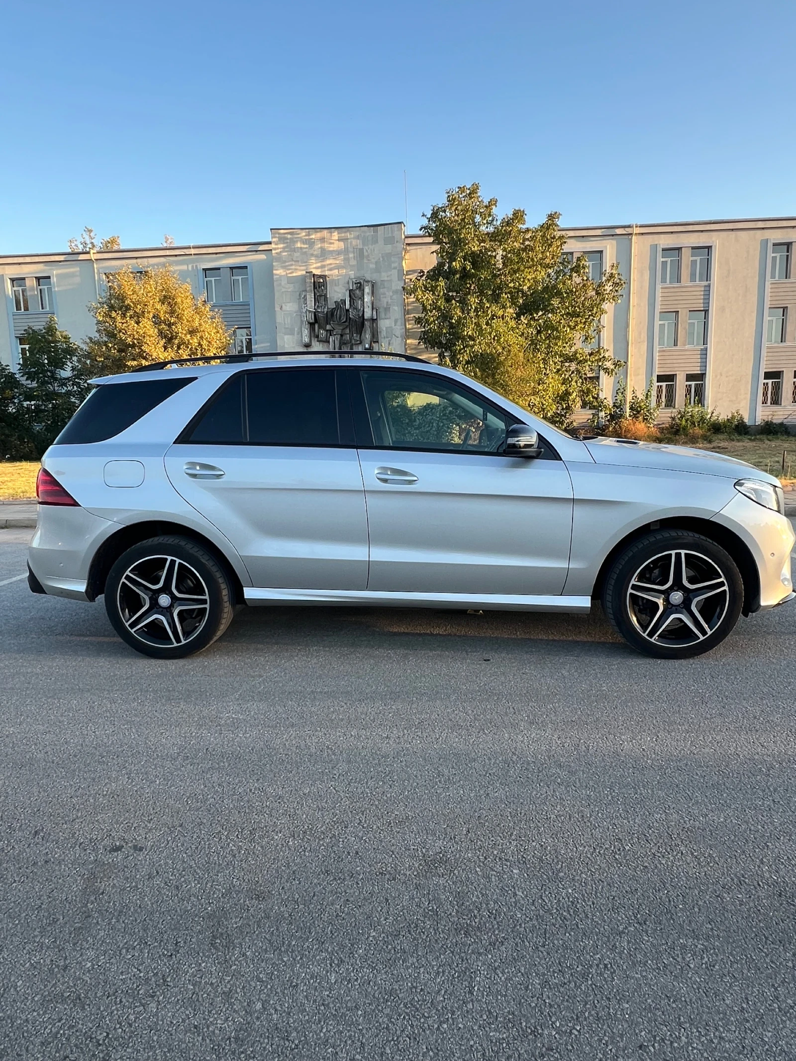 Mercedes-Benz GLE 400, снимка 6 - Автомобили и джипове - 56081141