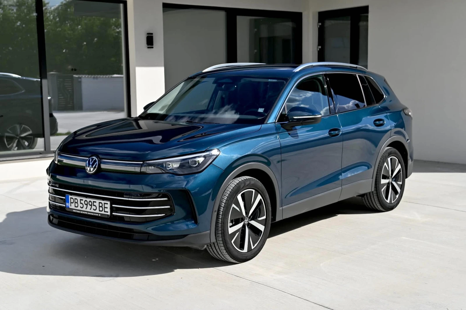 VW Tiguan 1.5 tsi ELEGANS, снимка 2 - Автомобили и джипове - 56245832