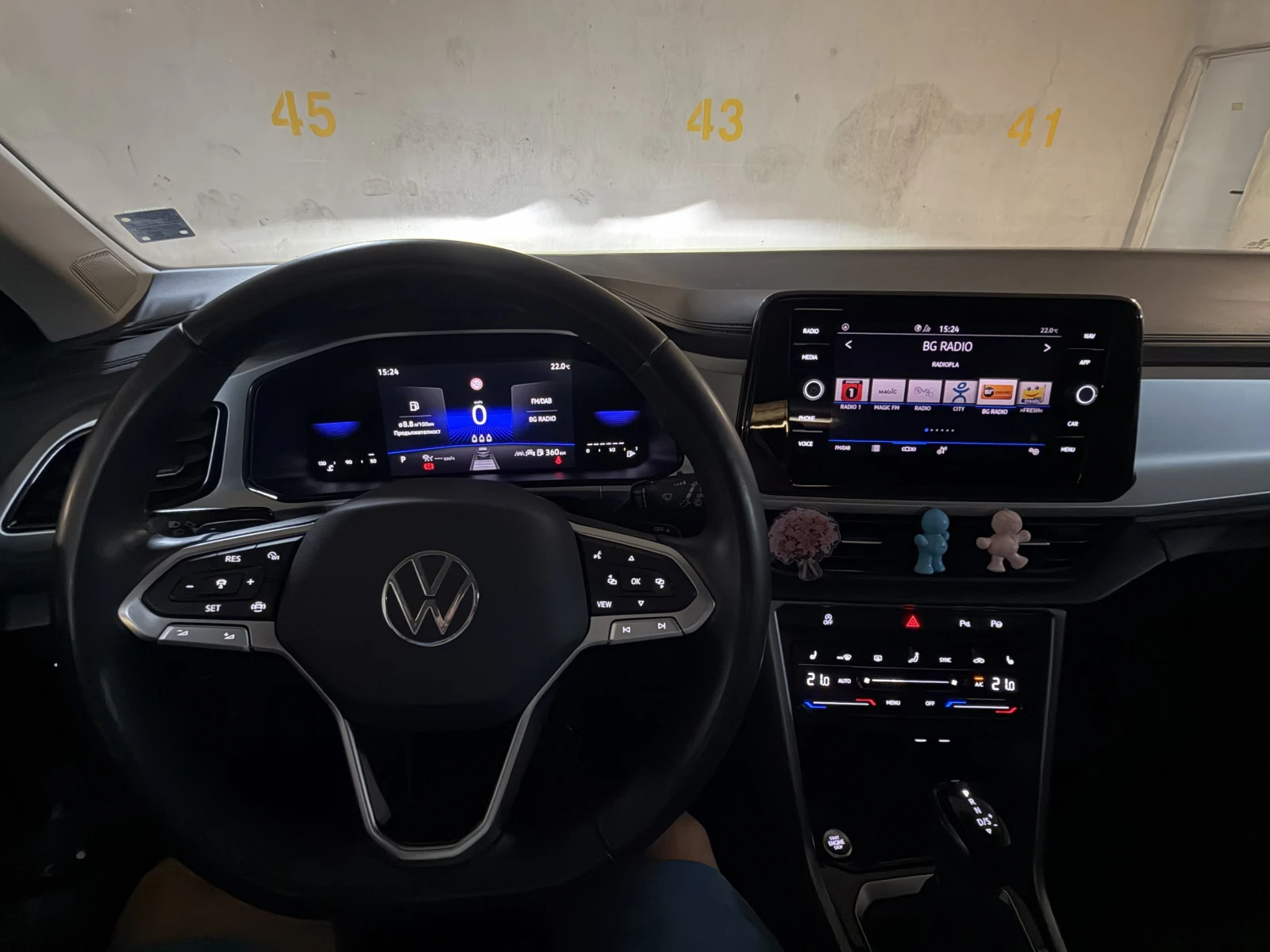 VW T-Roc life plus , снимка 11 - Автомобили и джипове - 56648023