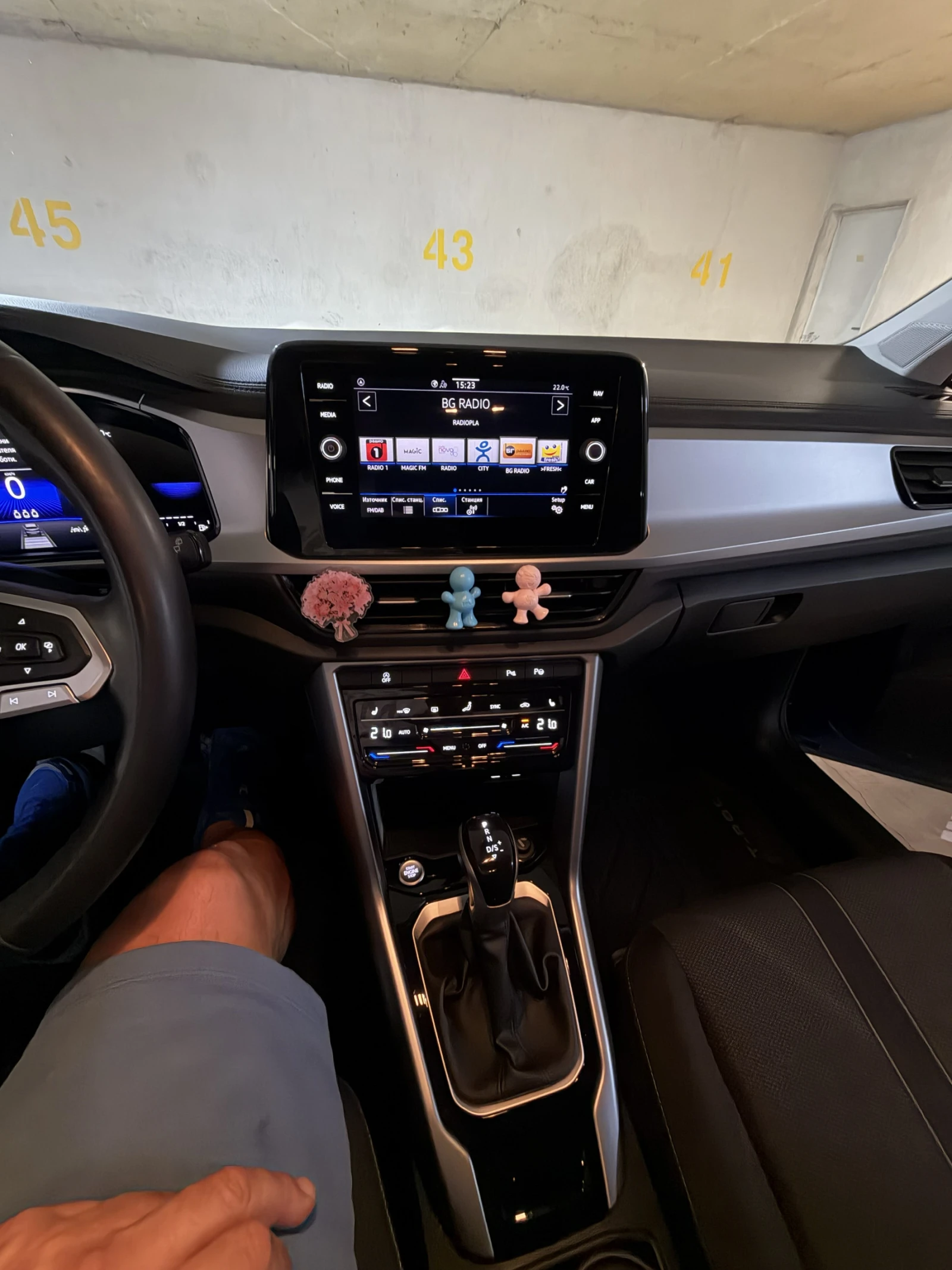 VW T-Roc life plus , снимка 10 - Автомобили и джипове - 56648023