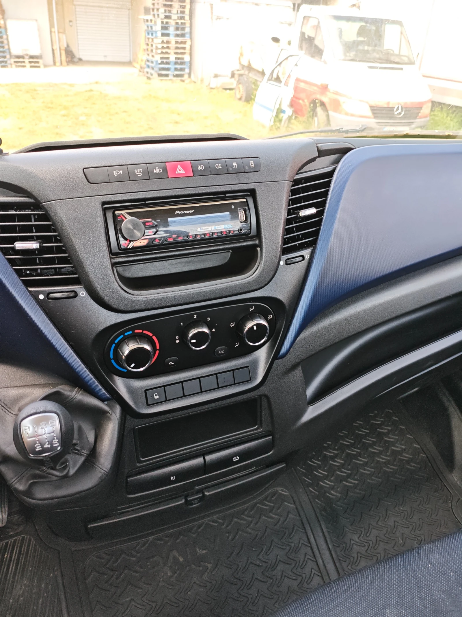 Iveco 35c18 3.0TDI, снимка 13 - Бусове и автобуси - 54868655