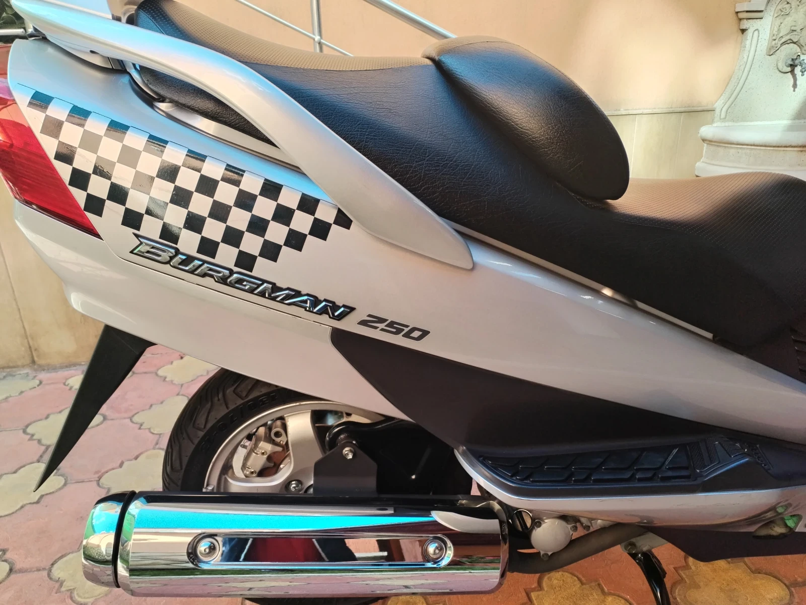 Suzuki Burgman 250i Като чисто нов!!! , снимка 9 - Мотоциклети и мототехника - 54597054