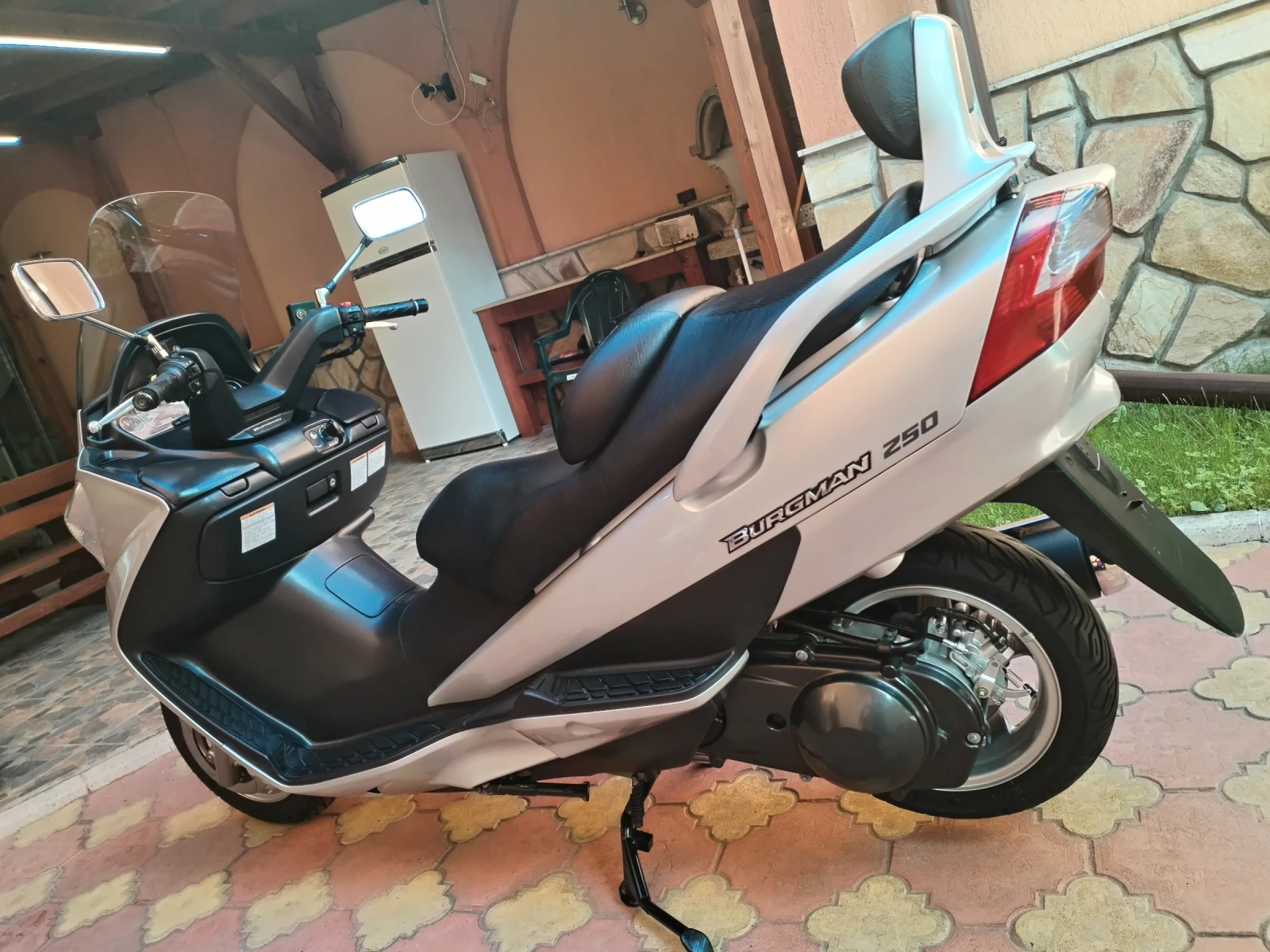 Suzuki Burgman 250i Като чисто нов!!! , снимка 6 - Мотоциклети и мототехника - 54597054