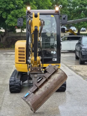 Багер Cat 302.7D CR/3.0т./3кофи+ бързосменник/НулевРадиус/ТО, снимка 2