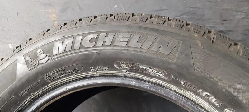 Гуми Зимни 255/50R18, снимка 6 - Гуми и джанти - 35123149