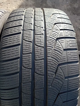 Гуми Зимни 255/40R18, снимка 1 - Гуми и джанти - 48122550