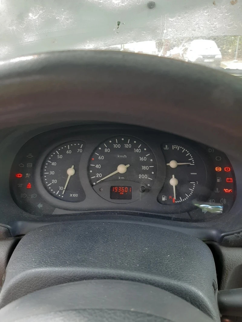 Renault Clio, снимка 4 - Автомобили и джипове - 47107842