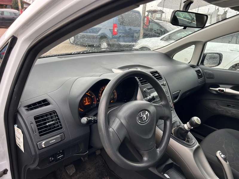 Toyota Auris 1.4D4-D EURO 4, снимка 11 - Автомобили и джипове - 49115670