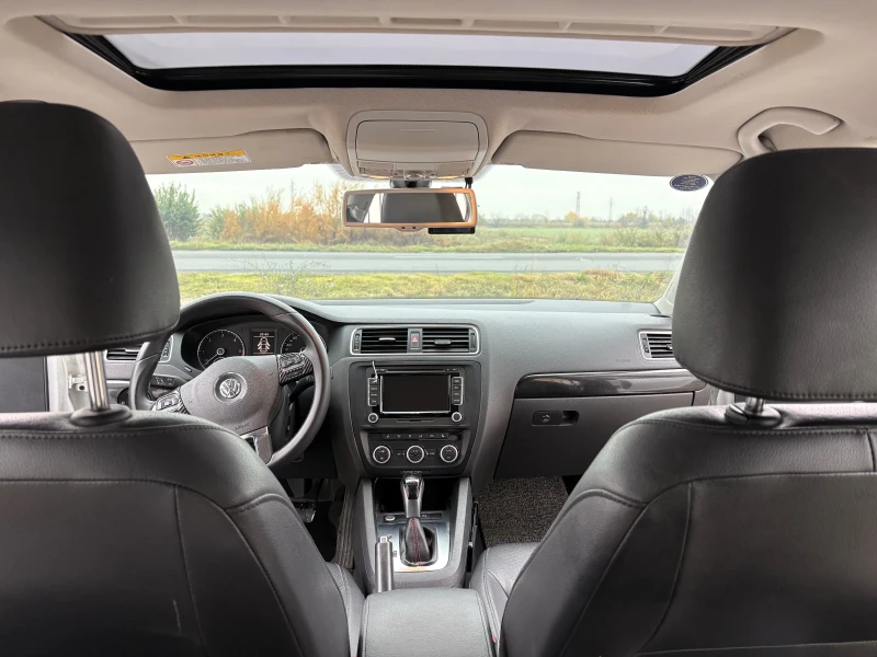 VW Jetta 2.0 TDI | автоматик | кожа | люк, снимка 8 - Автомобили и джипове - 52341007