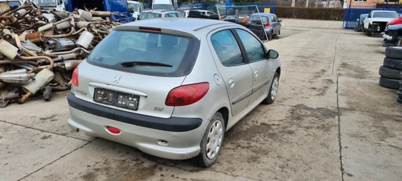 Peugeot 206 1.4, снимка 5 - Автомобили и джипове - 32410007