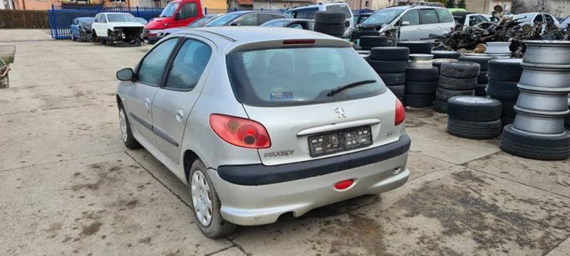 Peugeot 206 1.4, снимка 7 - Автомобили и джипове - 32410007