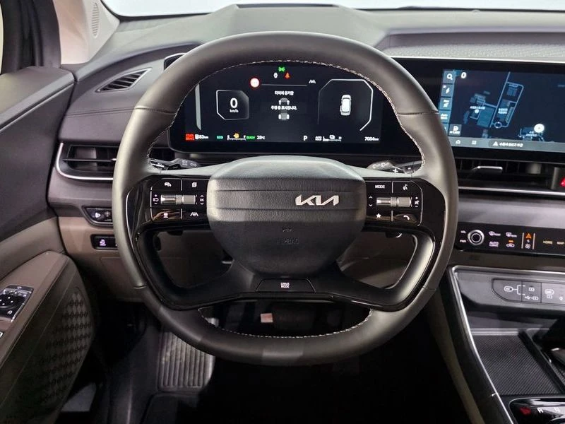 Kia Carnival 1.6 270 hp Automatic, снимка 13 - Автомобили и джипове - 55754011