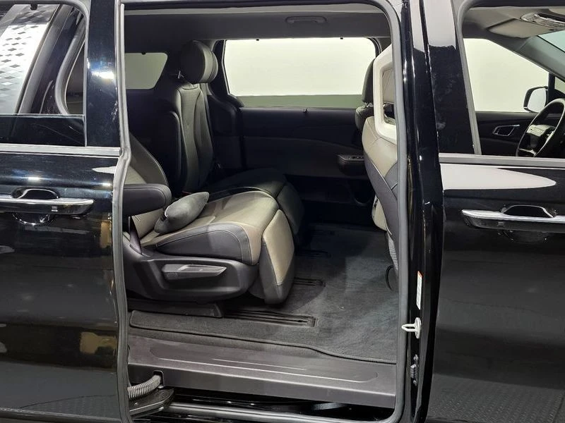 Kia Carnival 1.6 270 hp Automatic, снимка 12 - Автомобили и джипове - 55754011