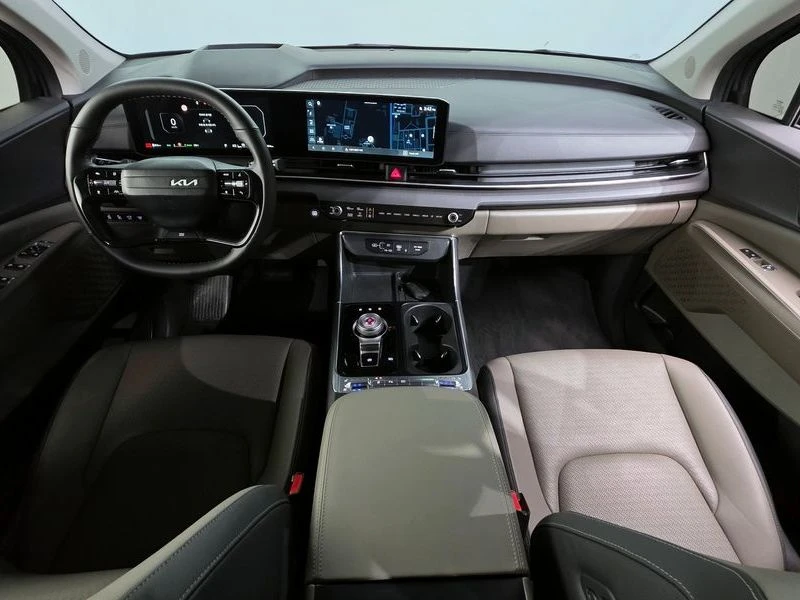 Kia Carnival 1.6 270 hp Automatic, снимка 7 - Автомобили и джипове - 55754011