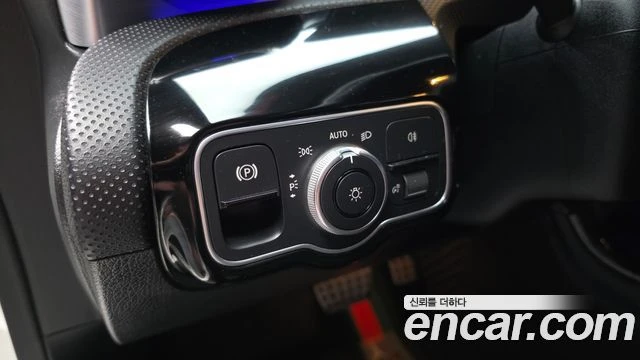 Mercedes-Benz CLA 250 AMG 4MATIC| АМБИЕНТНО| КАМЕРА| ПОДГРЕВ| PANO| DIST, снимка 12 - Автомобили и джипове - 55784182