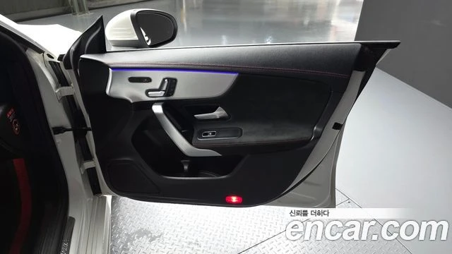 Mercedes-Benz CLA 250 AMG 4MATIC| АМБИЕНТНО| КАМЕРА| ПОДГРЕВ| PANO| DIST, снимка 13 - Автомобили и джипове - 55784182