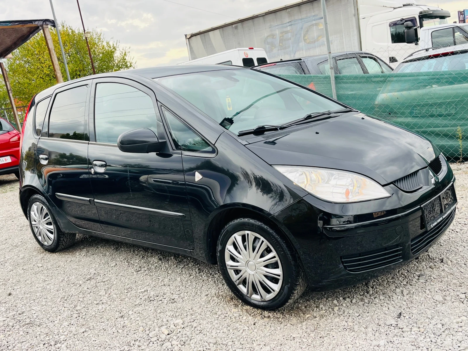 Mitsubishi Colt 1.1i/75k.c - изображение 3