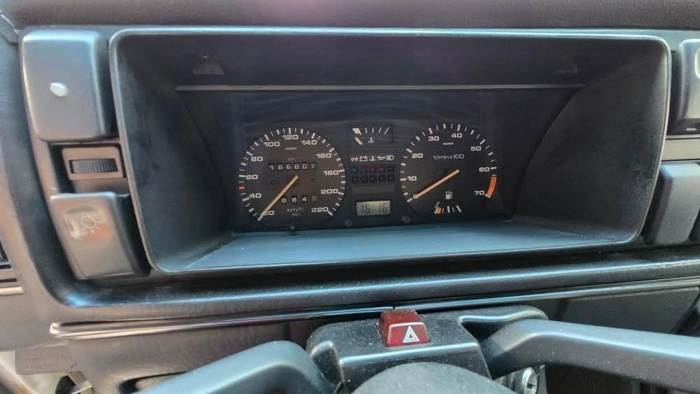 VW Golf, снимка 4 - Автомобили и джипове - 53705816