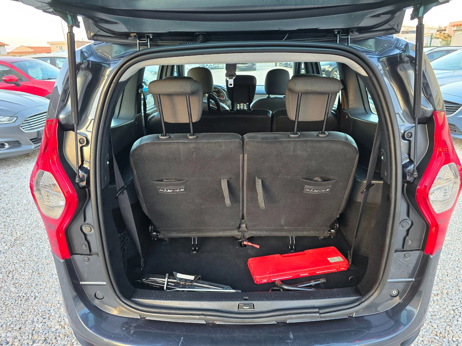 Dacia Lodgy 1.5DCI /7-МЕСТЕН/NAVI/, снимка 13 - Автомобили и джипове - 53840258