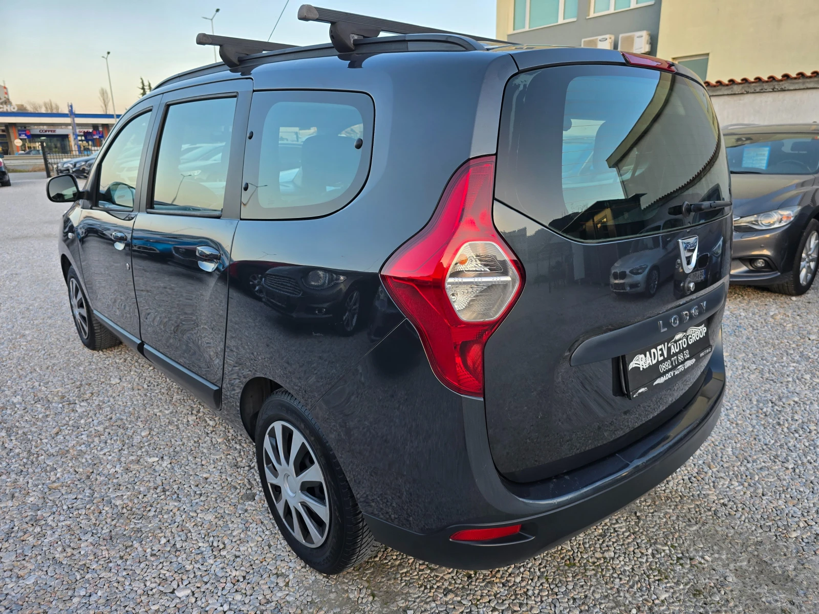 Dacia Lodgy 1.5DCI /7-МЕСТЕН/NAVI/, снимка 2 - Автомобили и джипове - 53840258