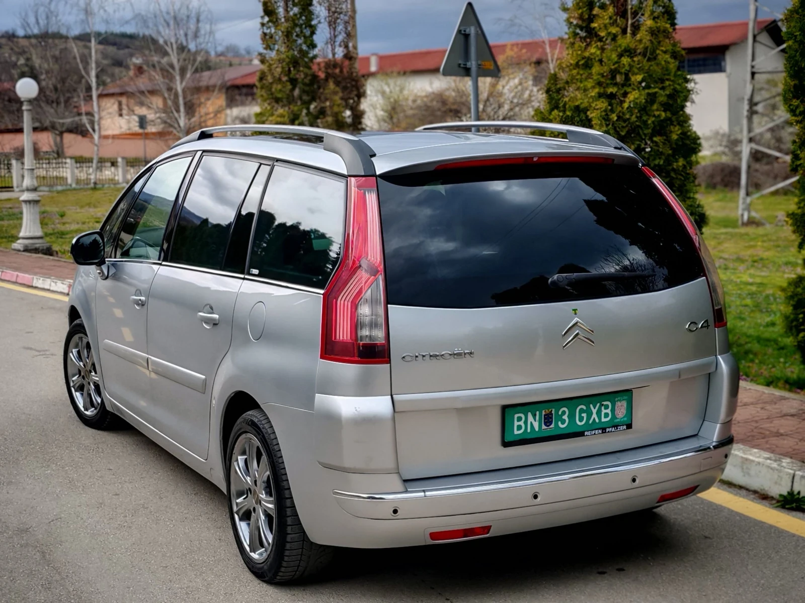 Citroen C4 Picasso 2.0HDI(136)* АВТОМАТИК* FACELIFT* EXCLUSIVE* , снимка 5 - Автомобили и джипове - 53995740