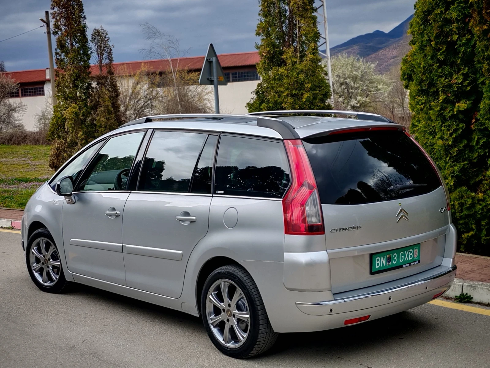 Citroen C4 Picasso 2.0HDI(136)* АВТОМАТИК* FACELIFT* EXCLUSIVE* , снимка 4 - Автомобили и джипове - 53995740