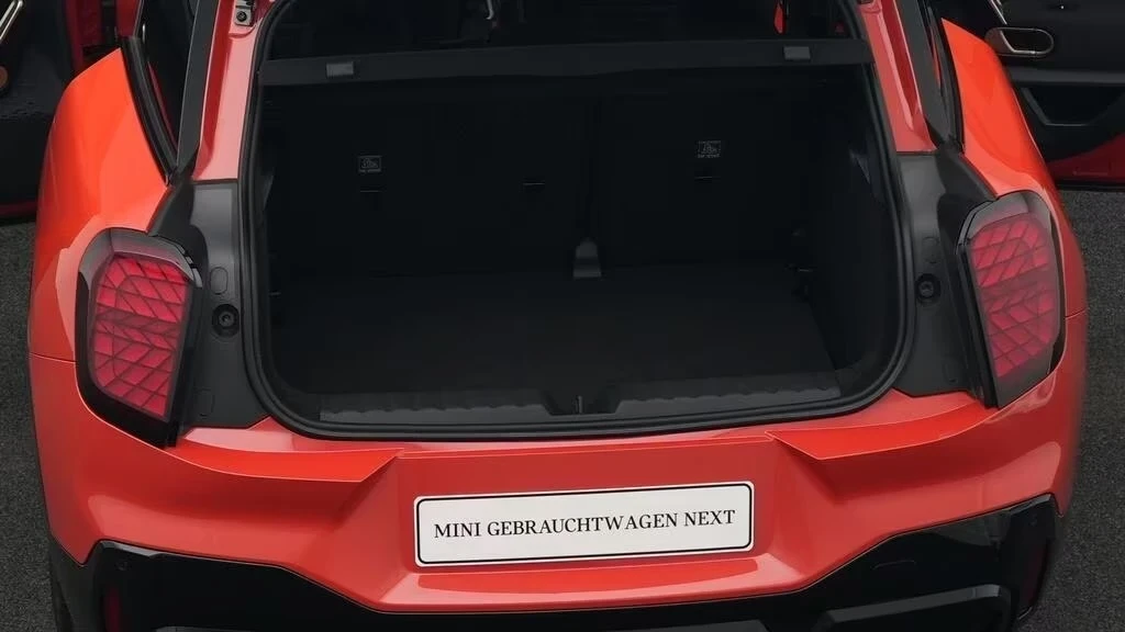 Mini Aceman E JCW Trim L HUD Keyless Winter Package PANO, снимка 11 - Автомобили и джипове - 54145490