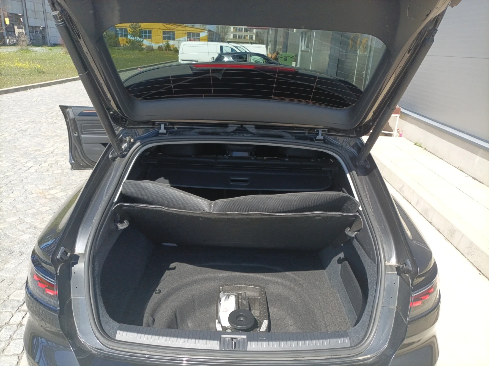 VW Arteon, снимка 7 - Автомобили и джипове - 54221357