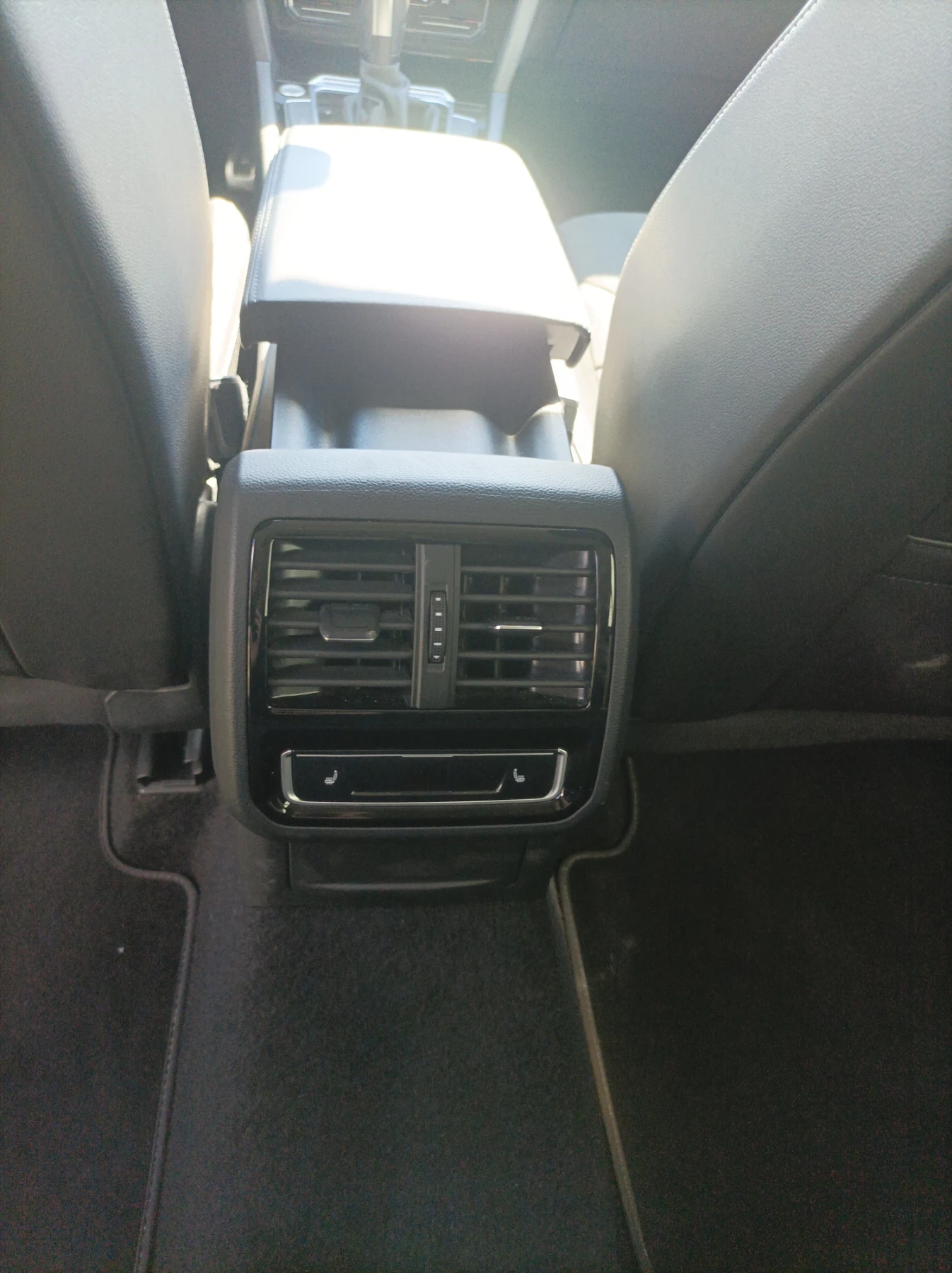 VW Arteon, снимка 2 - Автомобили и джипове - 54221357