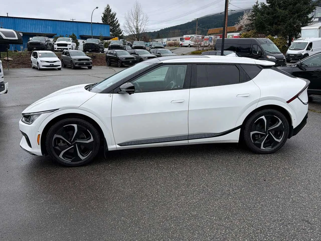 Kia EV6 LONG RANGE W/GT LINE PKG 2/CARFAX/Подгрев/Пано/4х4, снимка 2 - Автомобили и джипове - 54334697