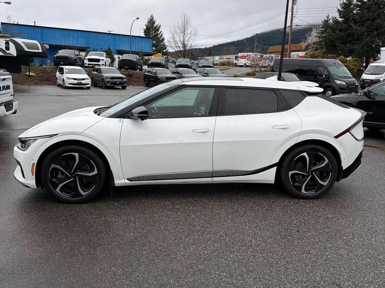 Kia EV6 LONG RANGE W/GT LINE PKG 2/CARFAX/Подгрев/Пано/4х4, снимка 3 - Автомобили и джипове - 54334697