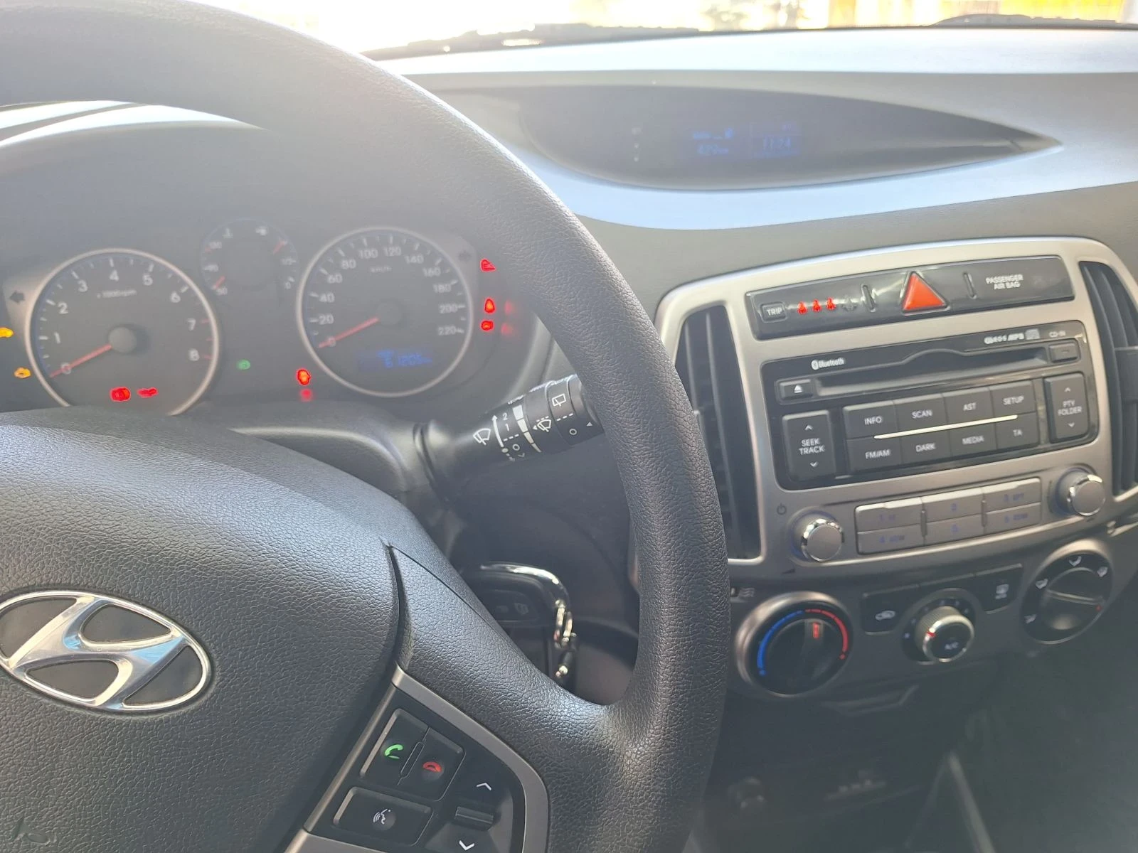 Hyundai I20, снимка 4 - Автомобили и джипове - 54713350