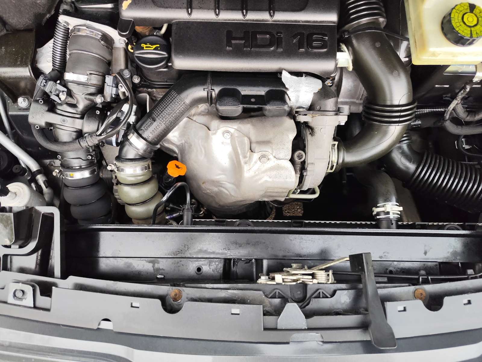 Peugeot 5008 1.6HDi* Klimatronik* , снимка 14 - Автомобили и джипове - 55102726