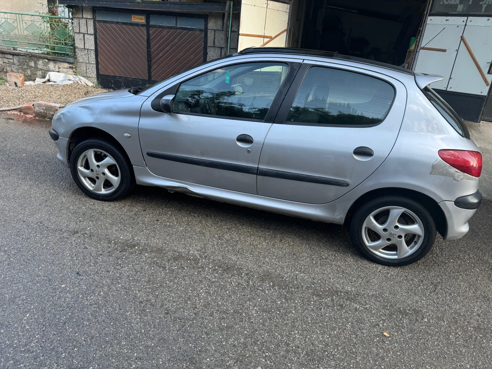 Peugeot 206 Чист дизел, снимка 3 - Автомобили и джипове - 55417107