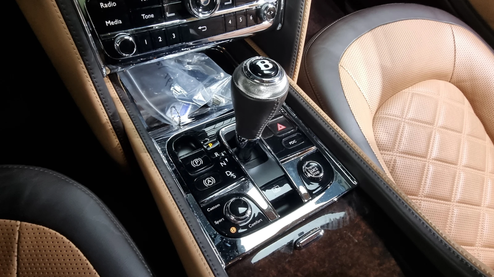 Bentley Mulsanne SOFT CLOSE* ЕЛ. БАГАЖНИК* МАСАЖ* ЛЮК* КРАЙНА ЦЕНА, снимка 9 - Автомобили и джипове - 55593673