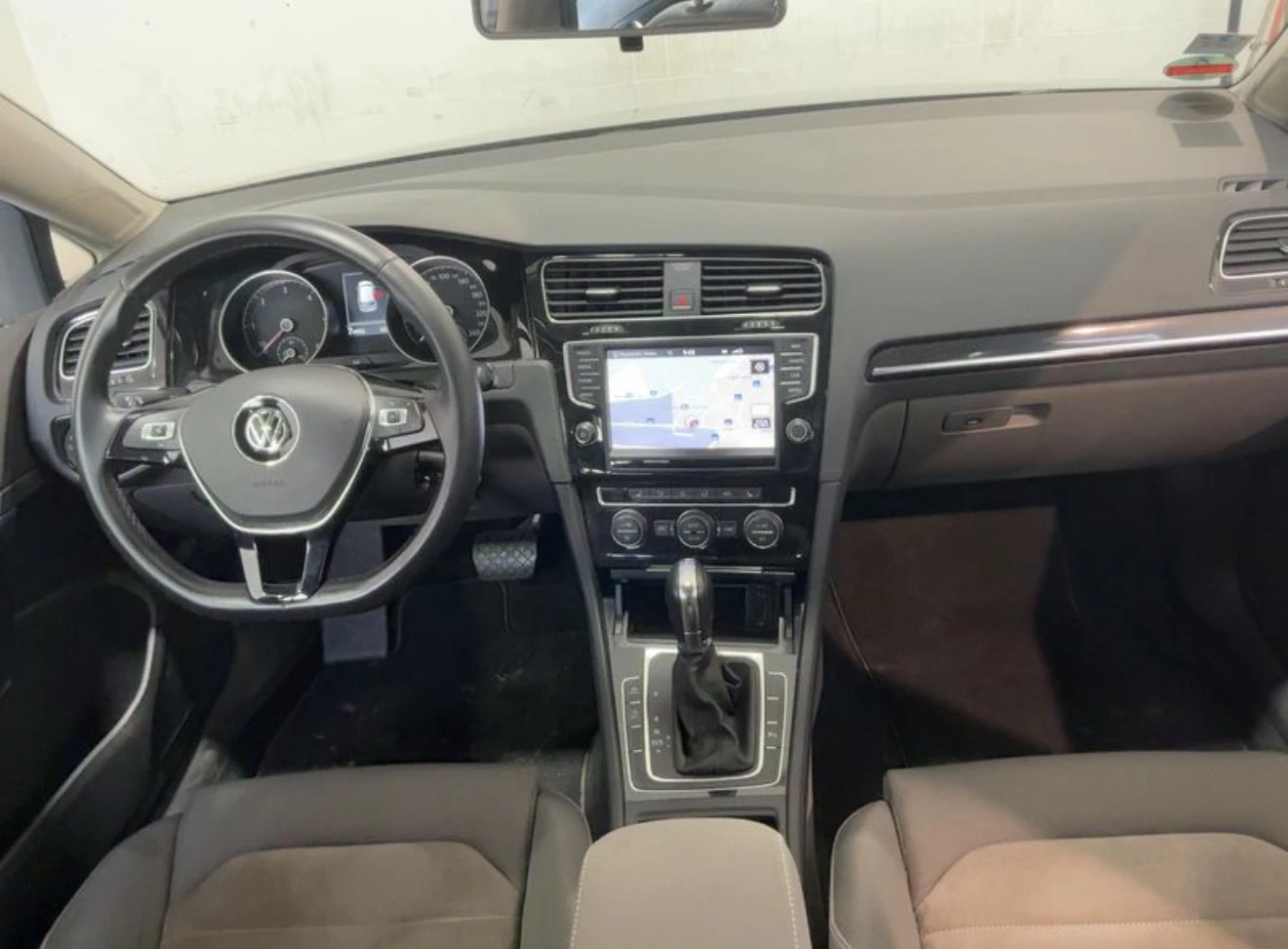 VW Golf 2.0TDI* СЕРВИЗНА КНИЖКА С ПЪЛНА ИСТОРИЯ VW, снимка 8 - Автомобили и джипове - 56096089