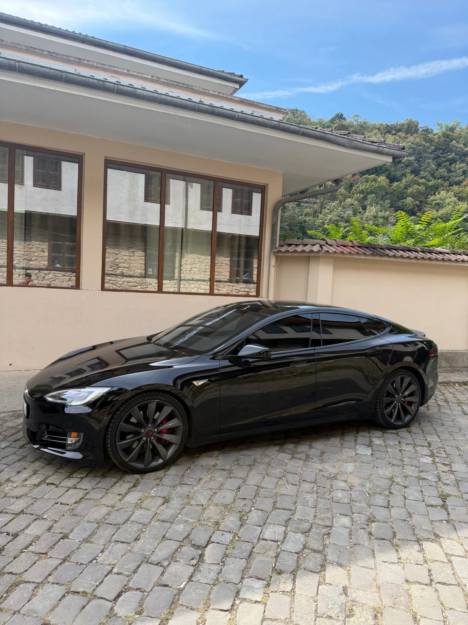 Tesla Model S P90D Free Supercharging 