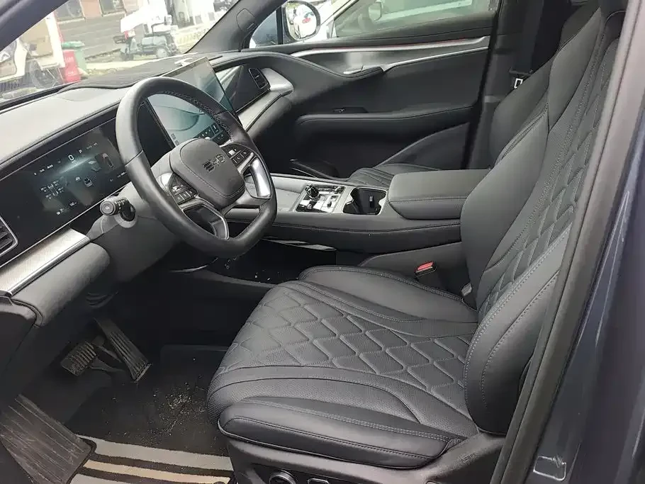 BYD Sealion 7, снимка 8 - Автомобили и джипове - 56600331