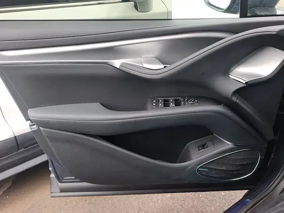BYD Sealion 7, снимка 6 - Автомобили и джипове - 56600331