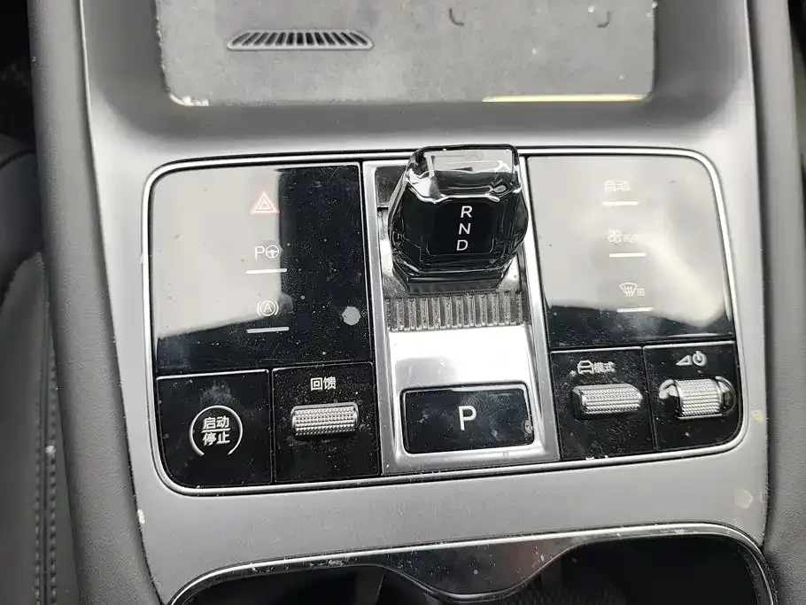 BYD Sealion 7, снимка 15 - Автомобили и джипове - 56600331