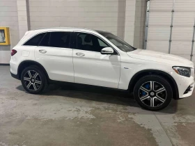 Mercedes-Benz GLC * 350e * CARFAX * ОПЦИЯ ЗА ФИНАНСИРАНЕ, снимка 3
