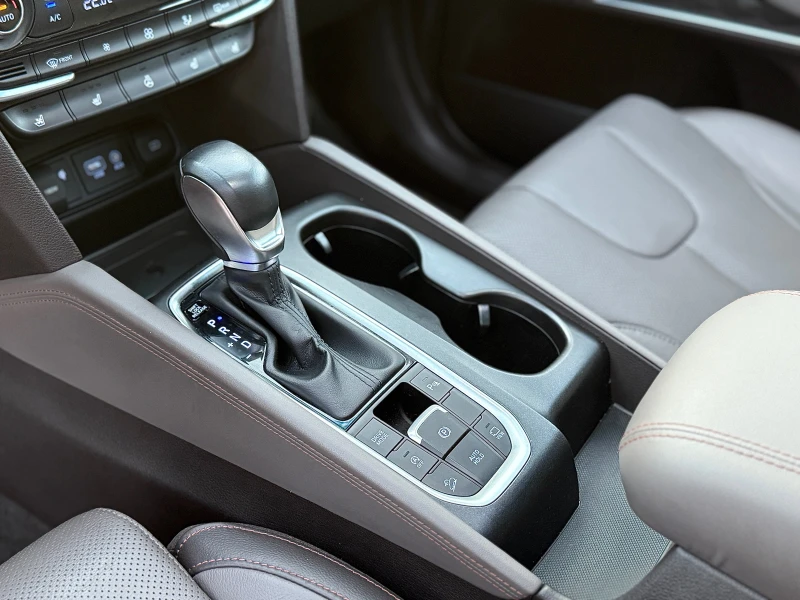 Hyundai Santa fe SWISS#6+ 1#DISTRONIK#PANORAMA#OBDUH#PODGREV#360VIE, снимка 12 - Автомобили и джипове - 51421041