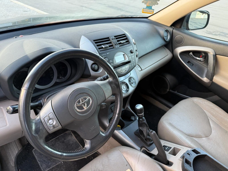 Toyota Rav4 2.2 На части, снимка 8 - Автомобили и джипове - 52684861
