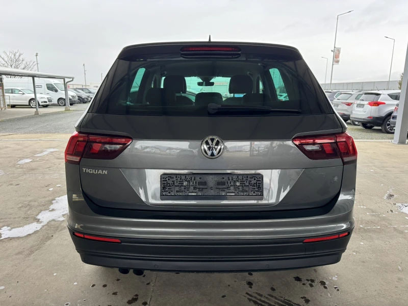 VW Tiguan 2.0TDI* 150ps* Distronic* НАВИ* КАМЕРА, снимка 4 - Автомобили и джипове - 53121680
