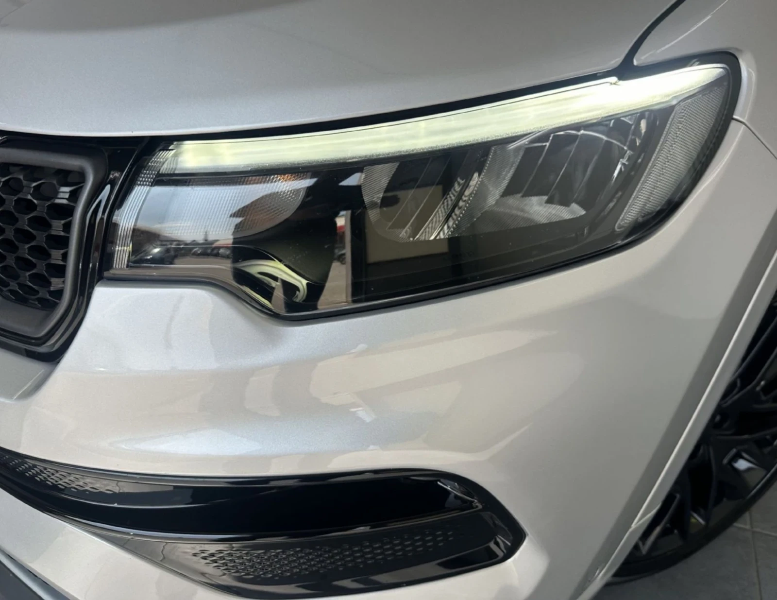 Jeep Compass 1.3 GSE PHEV 4XE.KAMERA.NAVI.LED - изображение 3