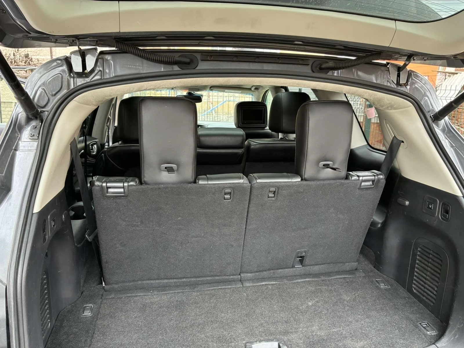 Infiniti QX60  AWD/ 7 местен/ камери 360 / Distronic, снимка 13 - Автомобили и джипове - 53699122