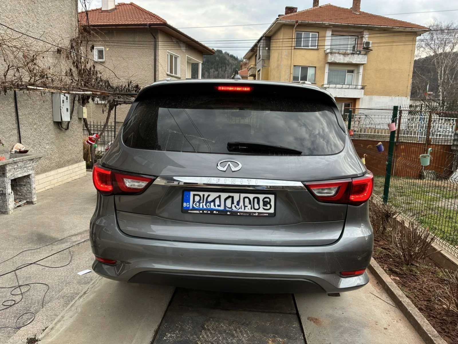 Infiniti QX60  AWD/ 7 местен/ камери 360 / Distronic, снимка 5 - Автомобили и джипове - 53699122