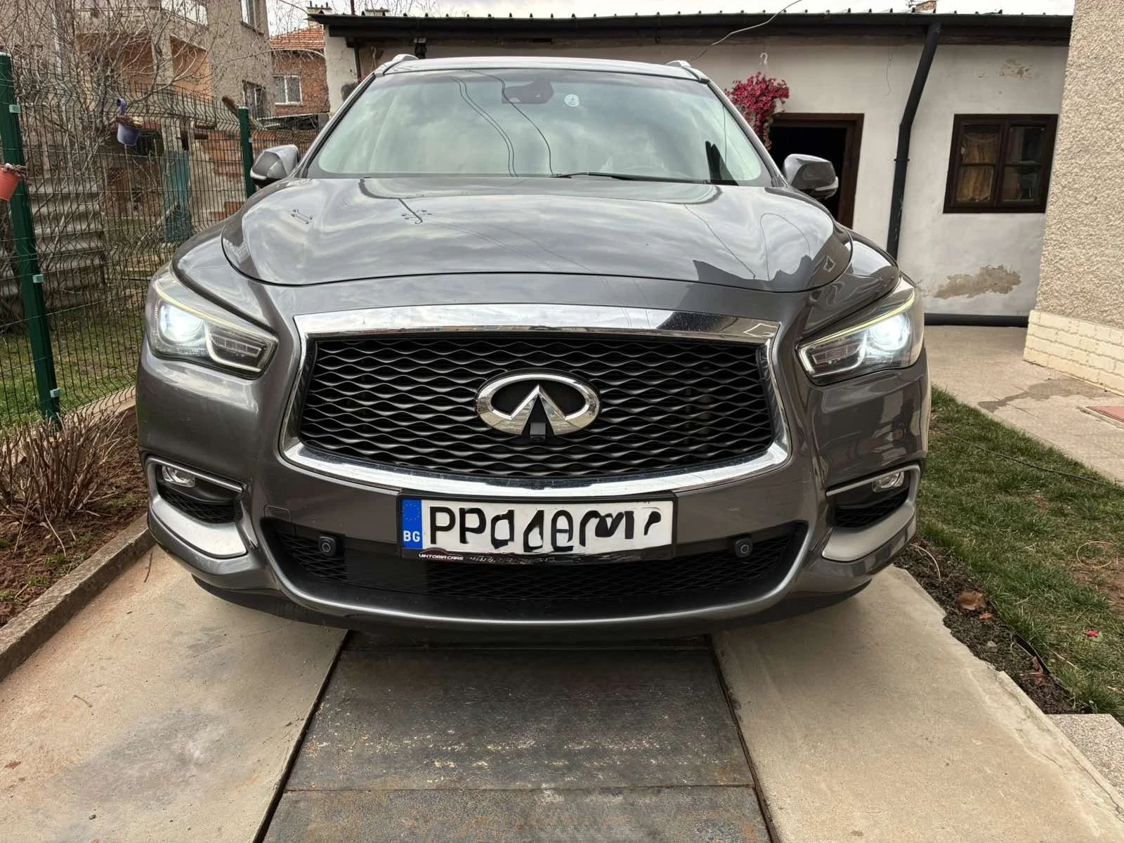 Infiniti QX60  AWD 7 местен
