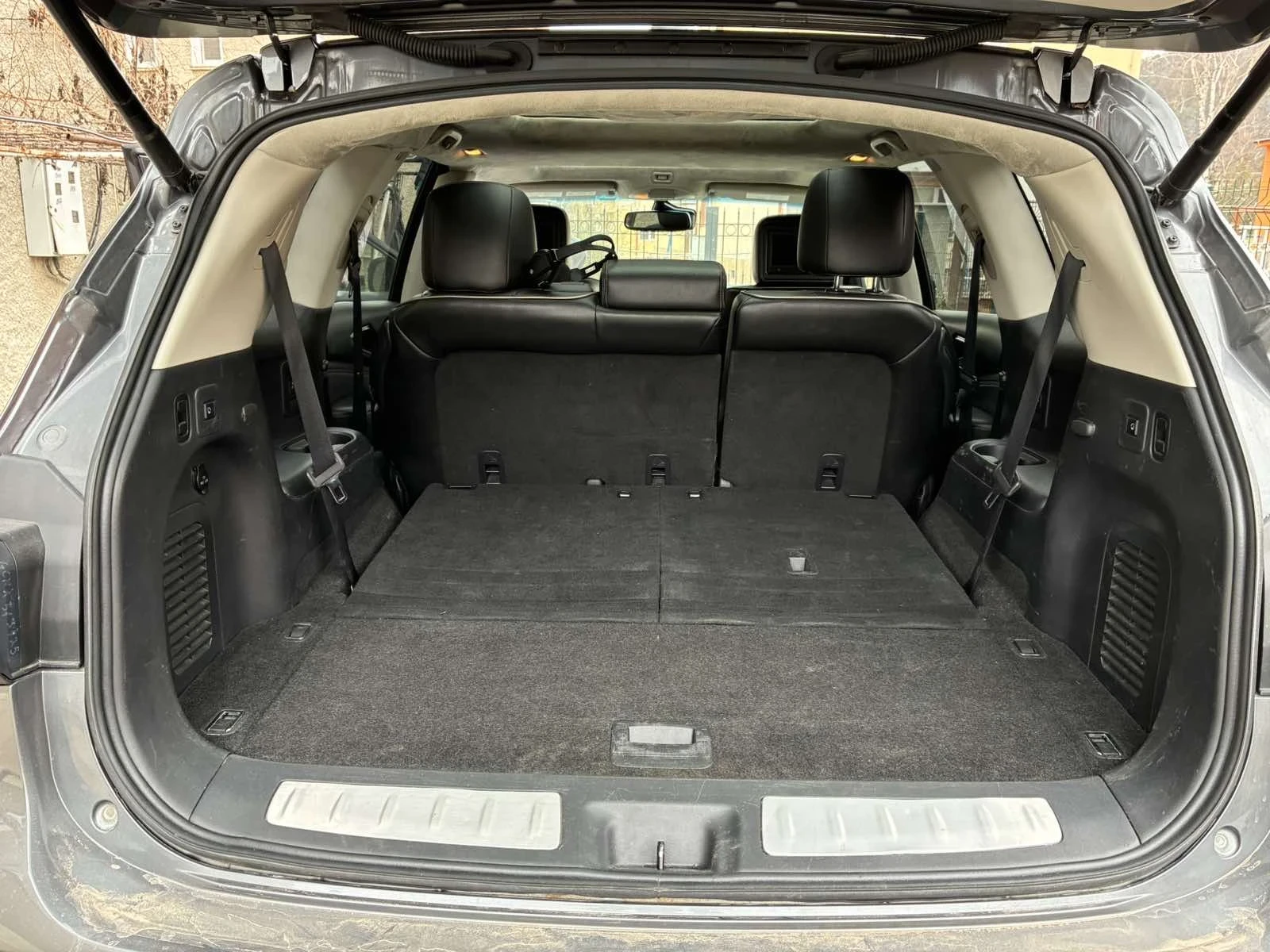 Infiniti QX60  AWD/ 7 местен/ камери 360 / Distronic, снимка 14 - Автомобили и джипове - 53699122