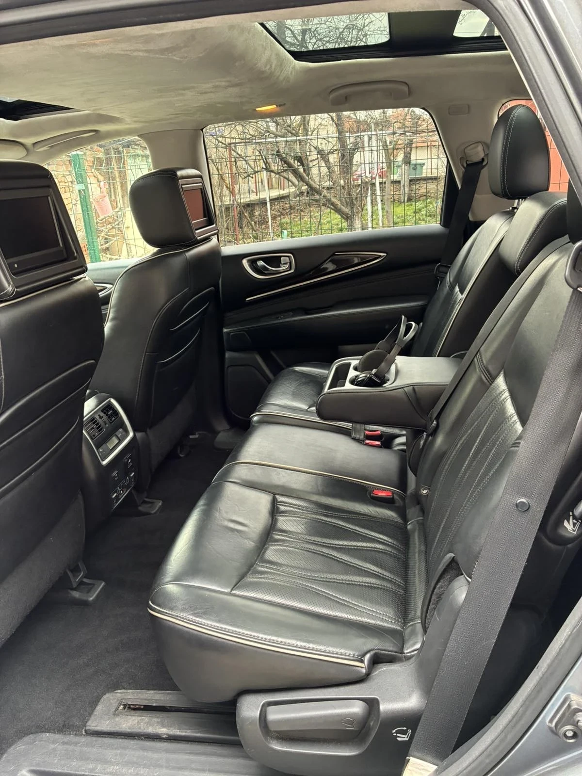 Infiniti QX60  AWD/ 7 местен/ камери 360 / Distronic, снимка 15 - Автомобили и джипове - 53699122